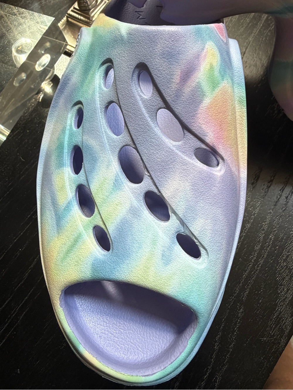 Stella McCartney Pastel Tie-Dye Foam Clogs in Lavender, Pink and Blue - Picture 3 of 16